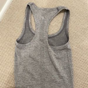 Lululemon Gray swiftly tech tank top race length! Size 0!